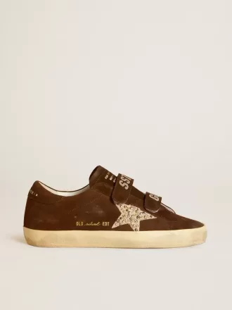 Adidași Old School pentru femei din piele de căprioară maro cu stea din piele de căprioară bej cu ținte și perle Adidași Old School pentru femei din piele de căprioară maro cu stea din piele de căprioară bej cu ținte și perle
