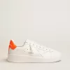 Adidași Purestar albi cu talpă portocalie fluorescentă Adidași Purestar albi cu talpă portocalie fluorescentă