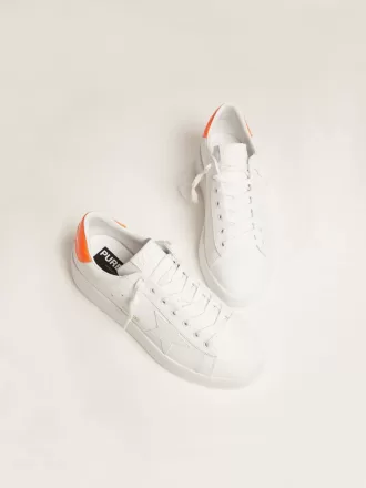 Adidași Purestar albi cu talpă portocalie fluorescentă Adidași Purestar albi cu talpă portocalie fluorescentă
