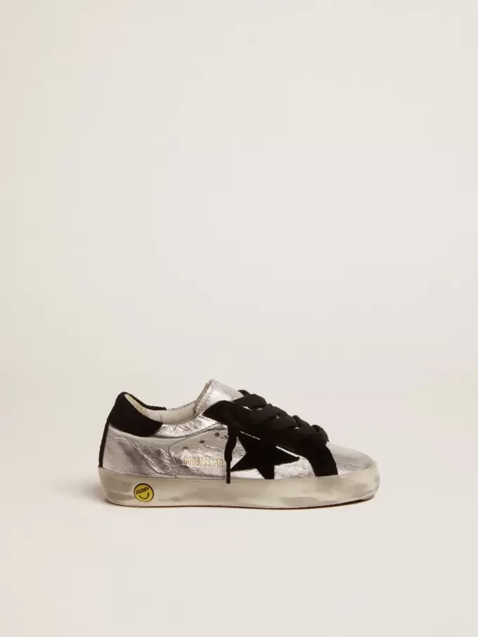 Adidași Super-Star din piele argintie cu inserții din piele întoarsă Adidași Super-Star din piele argintie cu inserții din piele întoarsă