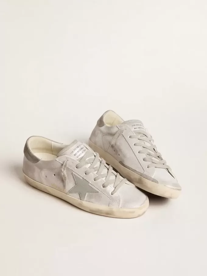 Adidași Super-Star din piele gri-alb cu efect glitter și stea din piele Adidași Super-Star din piele gri-alb cu efect glitter și stea din piele