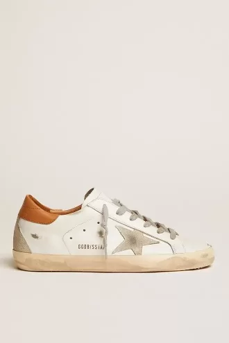 Adidași Super-Star pentru bărbați, cu stea din piele întoarsă și bandă maro pe călcâi Adidași Super-Star pentru bărbați, cu stea din piele întoarsă și bandă maro pe călcâi