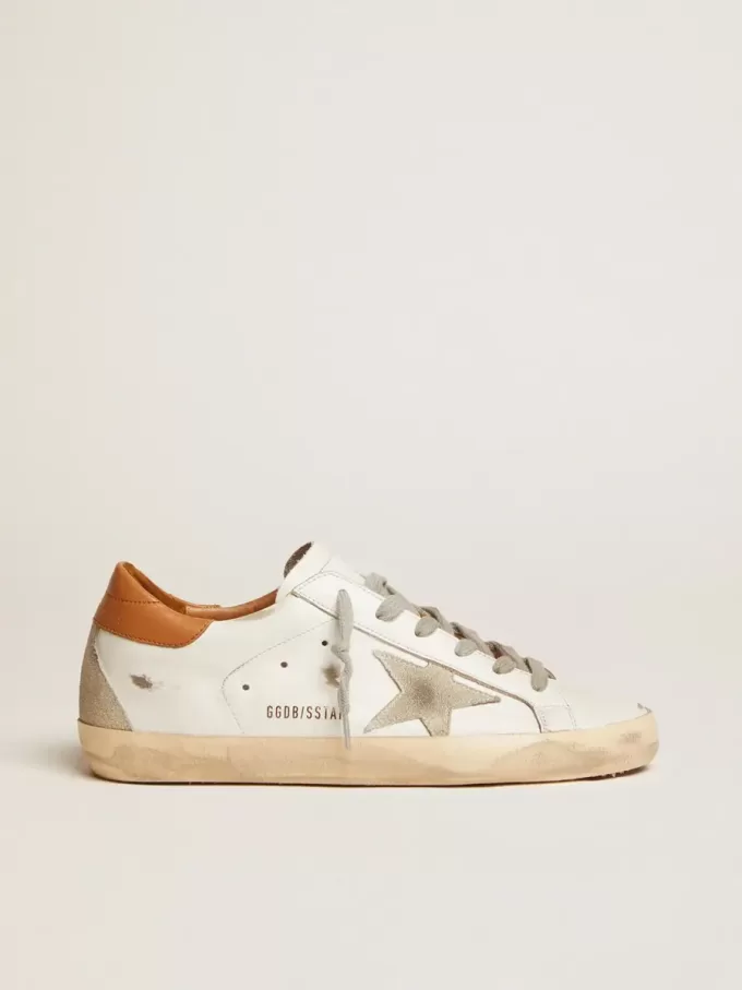 Adidași Super-Star pentru femei, cu stea din piele de căprioară și talpă maro Adidași Super-Star pentru femei, cu stea din piele de căprioară și talpă maro