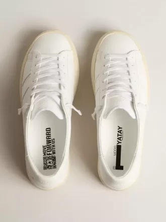 Adidași sustenabili Yatay Model 1B cu parte superioară albă din materiale biologice și Y alb Adidași sustenabili Yatay Model 1B cu parte superioară albă din materiale biologice și Y alb