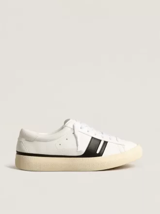 Adidași sustenabili Yatay Model 1B cu parte superioară albă din materiale biologice și Y negru Adidași sustenabili Yatay Model 1B cu parte superioară albă din materiale biologice și Y negru