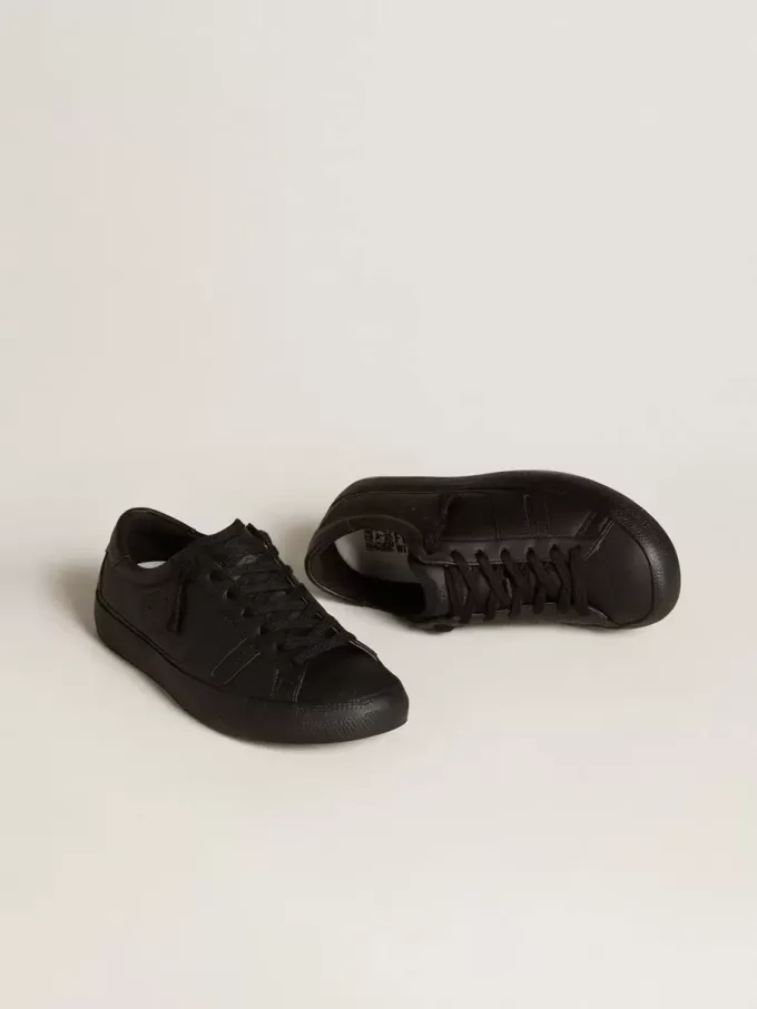 Adidași sustenabili Yatay Model 1B cu parte superioară din materiale biologice și Y negru Adidași sustenabili Yatay Model 1B cu parte superioară din materiale biologice și Y negru