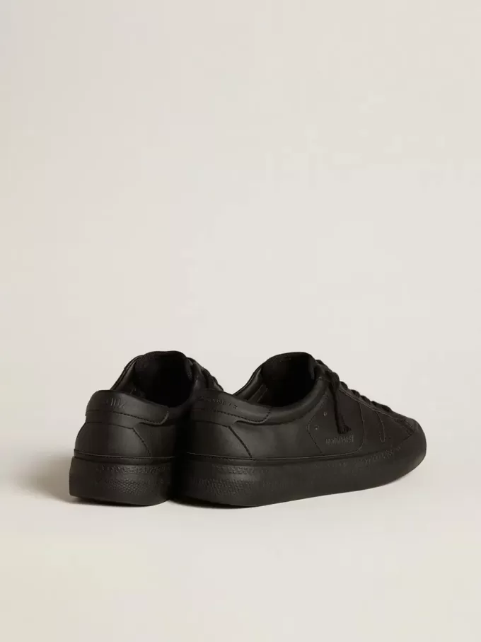 Adidași sustenabili Yatay Model 1B cu parte superioară din materiale biologice și Y negru Adidași sustenabili Yatay Model 1B cu parte superioară din materiale biologice și Y negru