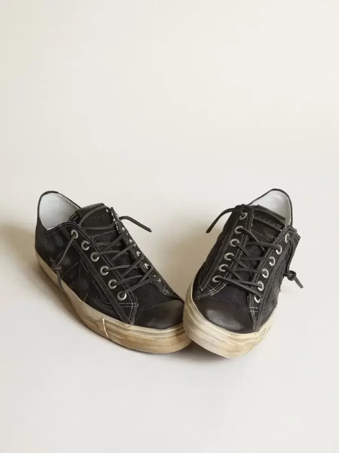 Adidași V-Star din denim albastru închis cu stea și vârf din piele neagră Adidași V-Star din denim albastru închis cu stea și vârf din piele neagră