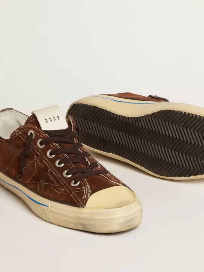 Adidași V-Star LTD pentru bărbați din piele de căprioară maro închis cu stea ton pe ton Adidași V-Star LTD pentru bărbați din piele de căprioară maro închis cu stea ton pe ton