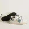 Baby School din piele nappa albă cu stea din piele de căprioară albastră deschisă și motiv tenis Baby School din piele nappa albă cu stea din piele de căprioară albastră deschisă și motiv tenis
