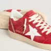Ball Star din piele de căprioară roșie cu stea din piele albă și bandă pe călcâi Ball Star din piele de căprioară roșie cu stea din piele albă și bandă pe călcâi