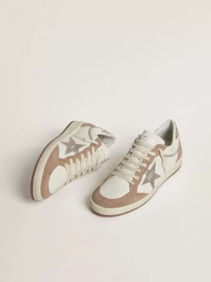 Ball Star LTD din piele nappa albă și piele de căprioară roz vechi, cu stea din piele argintie metalică și bandă pe călcâi