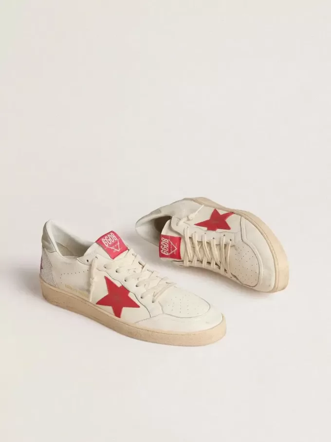 Ball Star pentru bărbați de Ziua Îndrăgostiților, cu stea din piele roșie și inscripție Swarovski roșie Ball Star pentru bărbați de Ziua Îndrăgostiților, cu stea din piele roșie și inscripție Swarovski roșie