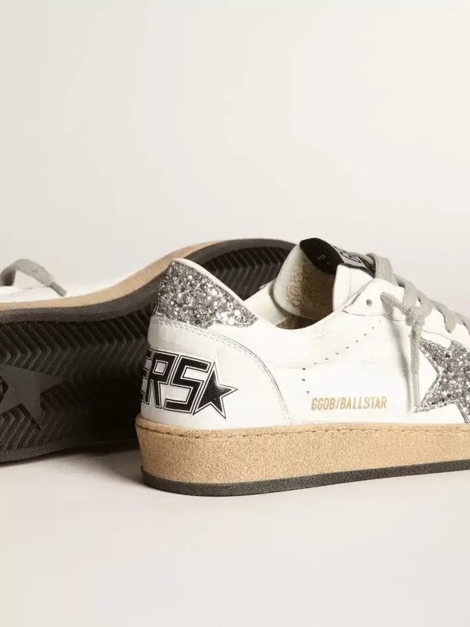 Ball Star pentru femei din piele nappa cu stea albă și talpă cu glitter Ball Star pentru femei din piele nappa cu stea albă și talpă cu glitter
