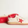 Ball Star Wishes pentru bărbați, din piele albă, cu stea roșie și bandă pe călcâi Ball Star Wishes pentru bărbați, din piele albă, cu stea roșie și bandă pe călcâi