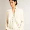 Blazer alb învechit cu două rânduri de nasturi pentru femei Blazer alb învechit cu două rânduri de nasturi pentru femei