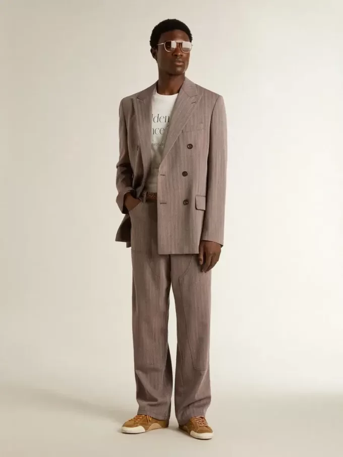 Blazer bărbătesc bej din amestec de lână, cu două rânduri de nasturi Blazer bărbătesc bej din amestec de lână, cu două rânduri de nasturi