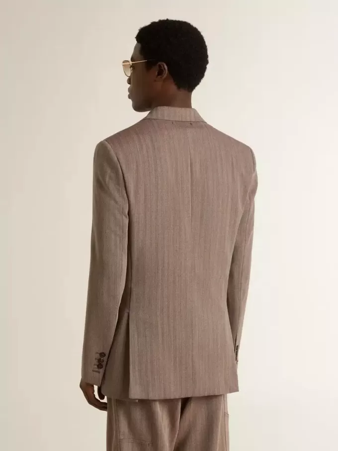 Blazer bărbătesc bej din amestec de lână, cu două rânduri de nasturi Blazer bărbătesc bej din amestec de lână, cu două rânduri de nasturi