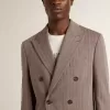 Blazer bărbătesc bej din amestec de lână, cu două rânduri de nasturi Blazer bărbătesc bej din amestec de lână, cu două rânduri de nasturi