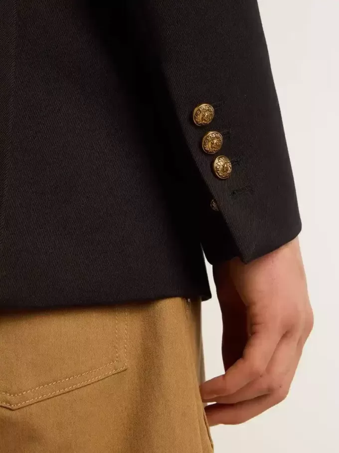 Blazer bărbătesc cu două rânduri de nasturi, de culoare albastru închis Blazer bărbătesc cu două rânduri de nasturi, de culoare albastru închis