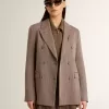 Blazer cu două rânduri de nasturi pentru femei, din amestec de lână bej cu model chevron Blazer cu două rânduri de nasturi pentru femei, din amestec de lână bej cu model chevron