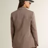 Blazer cu două rânduri de nasturi pentru femei, din amestec de lână bej cu model chevron Blazer cu două rânduri de nasturi pentru femei, din amestec de lână bej cu model chevron
