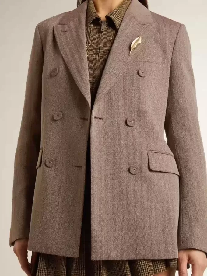 Blazer cu două rânduri de nasturi pentru femei, din amestec de lână bej cu model chevron Blazer cu două rânduri de nasturi pentru femei, din amestec de lână bej cu model chevron