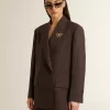 Blazer cu două rânduri de nasturi pentru femei, din lână maro închis, cu model cu dungi subțiri Blazer cu două rânduri de nasturi pentru femei, din lână maro închis, cu model cu dungi subțiri