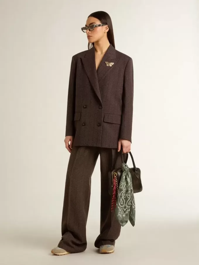 Blazer cu două rânduri de nasturi pentru femei, din lână maro închis, cu model cu dungi subțiri Blazer cu două rânduri de nasturi pentru femei, din lână maro închis, cu model cu dungi subțiri