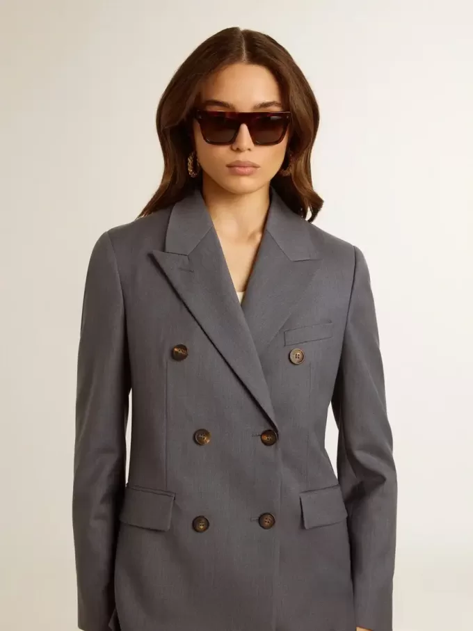 Blazer cu două rânduri de nasturi pentru femei, în culoarea albastru deschis Blazer cu două rânduri de nasturi pentru femei, în culoarea albastru deschis