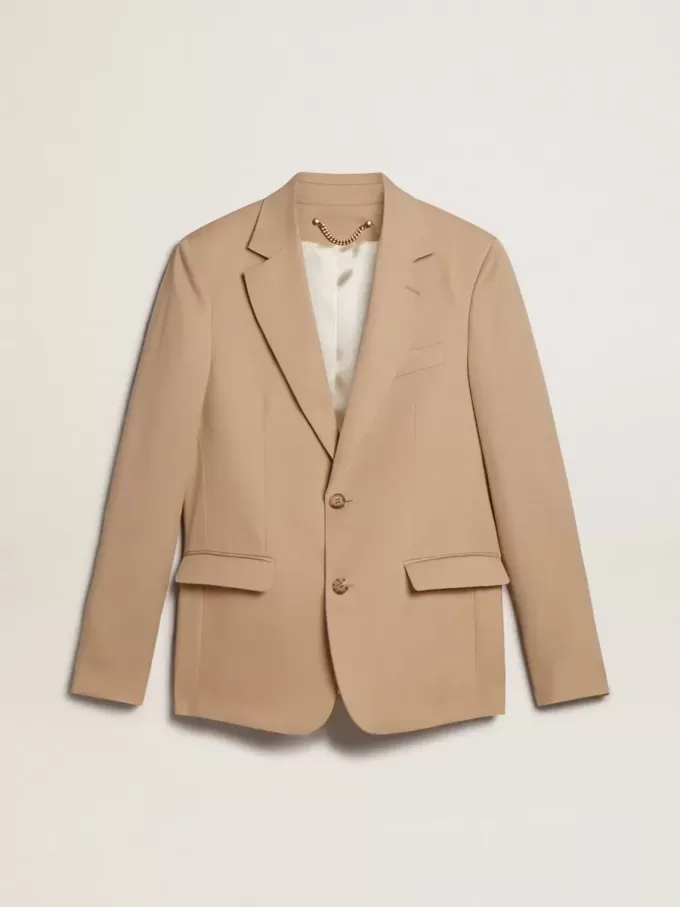 Blazer cu un singur rând de nasturi, de culoare nisipiu, cu nasturi din corn Blazer cu un singur rând de nasturi, de culoare nisipiu, cu nasturi din corn