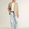 Blazer cu un singur rând de nasturi, de culoare nisipiu, cu nasturi din corn Blazer cu un singur rând de nasturi, de culoare nisipiu, cu nasturi din corn