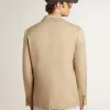 Blazer cu un singur rând de nasturi, de culoare nisipiu, cu nasturi din corn Blazer cu un singur rând de nasturi, de culoare nisipiu, cu nasturi din corn