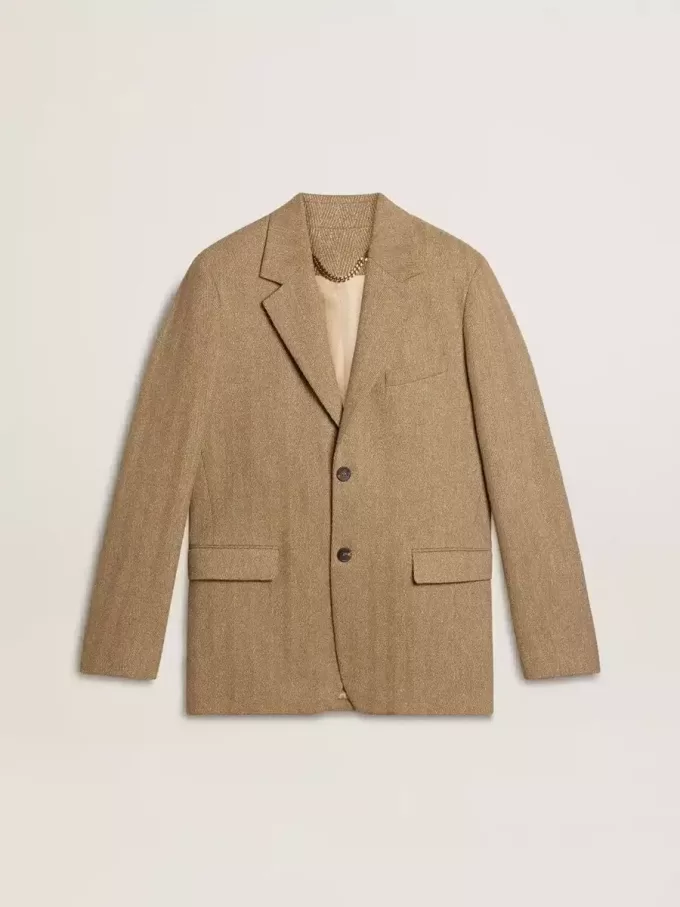 Blazer pentru bărbați, cu un singur rând de nasturi, din amestec de in de culoare nisipiu, cu model chevron. Blazer pentru bărbați, cu un singur rând de nasturi, din amestec de in de culoare nisipiu, cu model chevron.
