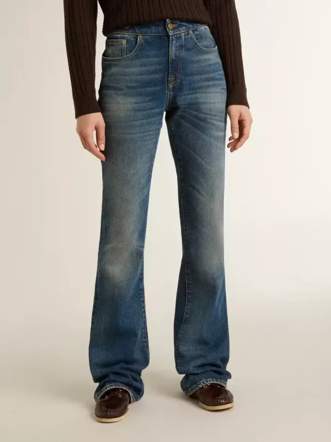Blugi bootcut pentru femei, cu spălare vintage și detalii metalice Blugi bootcut pentru femei, cu spălare vintage și detalii metalice