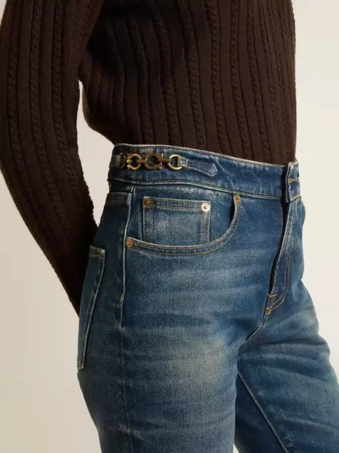 Blugi bootcut pentru femei, cu spălare vintage și detalii metalice Blugi bootcut pentru femei, cu spălare vintage și detalii metalice