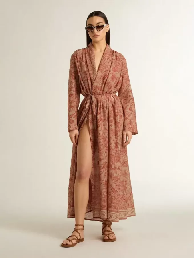 Caftan pentru femei din voal de bumbac cu imprimeu marin roșu cărămiziu pe toată suprafața Caftan pentru femei din voal de bumbac cu imprimeu marin roșu cărămiziu pe toată suprafața