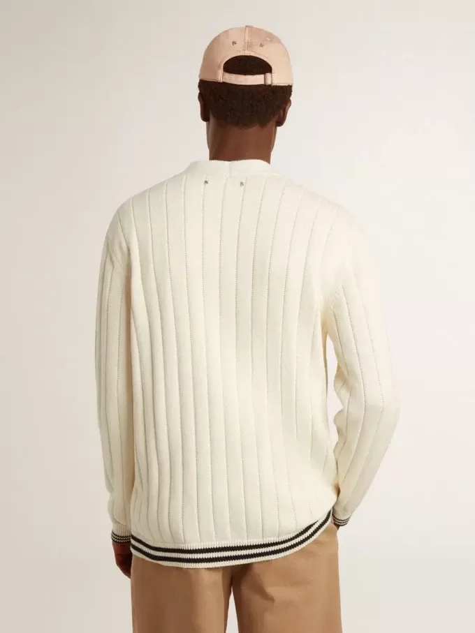 Cardigan alb din bumbac pentru bărbați, cu model împletit și nervuri albastre Cardigan alb din bumbac pentru bărbați, cu model împletit și nervuri albastre