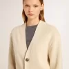 Cardigan bej pentru femei, cu inscripția „Golden” pe spate Cardigan bej pentru femei, cu inscripția „Golden” pe spate
