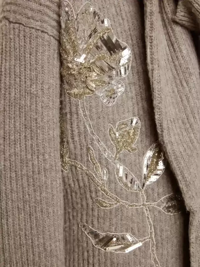 Cardigan pentru femei din lână gri melanj cu broderie pe partea din față