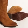 Cizme Wish Star din piele de căprioară cognac cu inserție ton pe ton în formă de stea Cizme Wish Star din piele de căprioară cognac cu inserție ton pe ton în formă de stea
