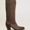 Cizme Wish Star din piele de căprioară maro închis cu inserție ton pe ton în formă de stea Cizme Wish Star din piele de căprioară maro închis cu inserție ton pe ton în formă de stea