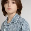 Cămașă albastră pentru băieți cu imprimeu alb Cămașă albastră pentru băieți cu imprimeu alb