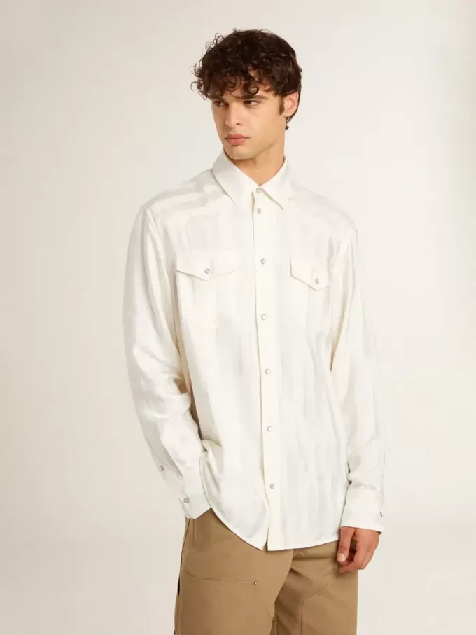 Cămașă oversized pentru bărbați, de culoare albă uzată, cu dungi verticale Cămașă oversized pentru bărbați, de culoare albă uzată, cu dungi verticale