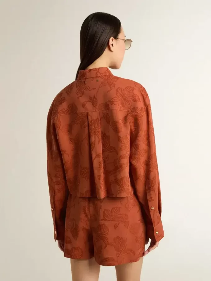 Cămașă scurtă pentru femei din jacquard roșu cărămiziu cu mâneci largi Cămașă scurtă pentru femei din jacquard roșu cărămiziu cu mâneci largi