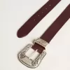 Curea pentru femei din piele burgundă cu cataramă argintie decorată Curea pentru femei din piele burgundă cu cataramă argintie decorată