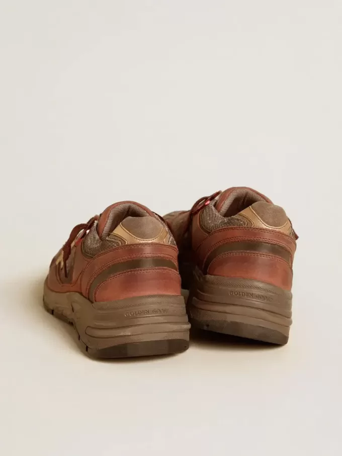 Dad-Star pentru bărbați din nubuc cu stea din piele aurie și călcâi din piele de căprioară Dad-Star pentru bărbați din nubuc cu stea din piele aurie și călcâi din piele de căprioară