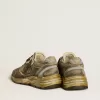 Dad-Star pentru bărbați din piele de căprioară și nailon, cu stea din piele kaki și bandă pe călcâi Dad-Star pentru bărbați din piele de căprioară și nailon, cu stea din piele kaki și bandă pe călcâi