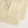 Eșarfă albă din lână cu broderie Eșarfă albă din lână cu broderie