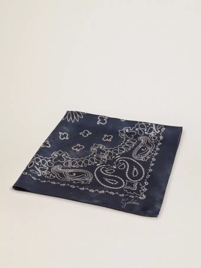 Eșarfă Golden Collection albastru denim cu model paisley Eșarfă Golden Collection albastru denim cu model paisley